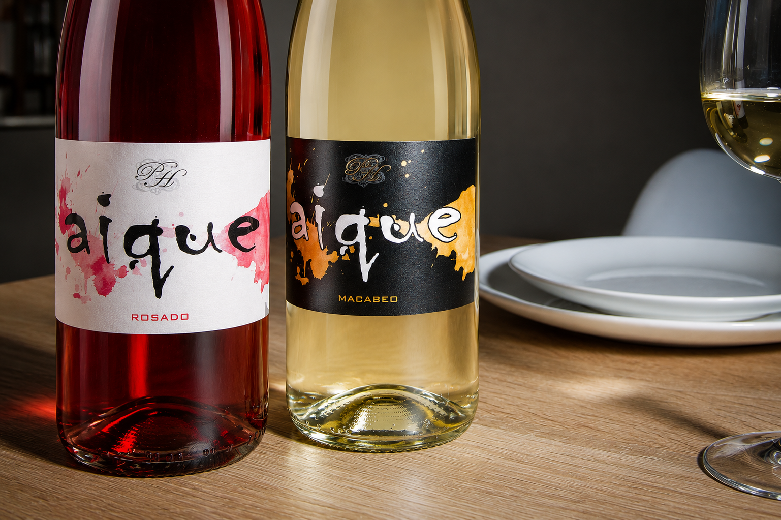 Botellas de la gama Aique de Bodegas Pedroheras